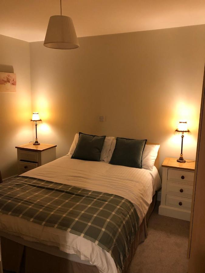 Self Catering Oranmore Villa Exterior photo